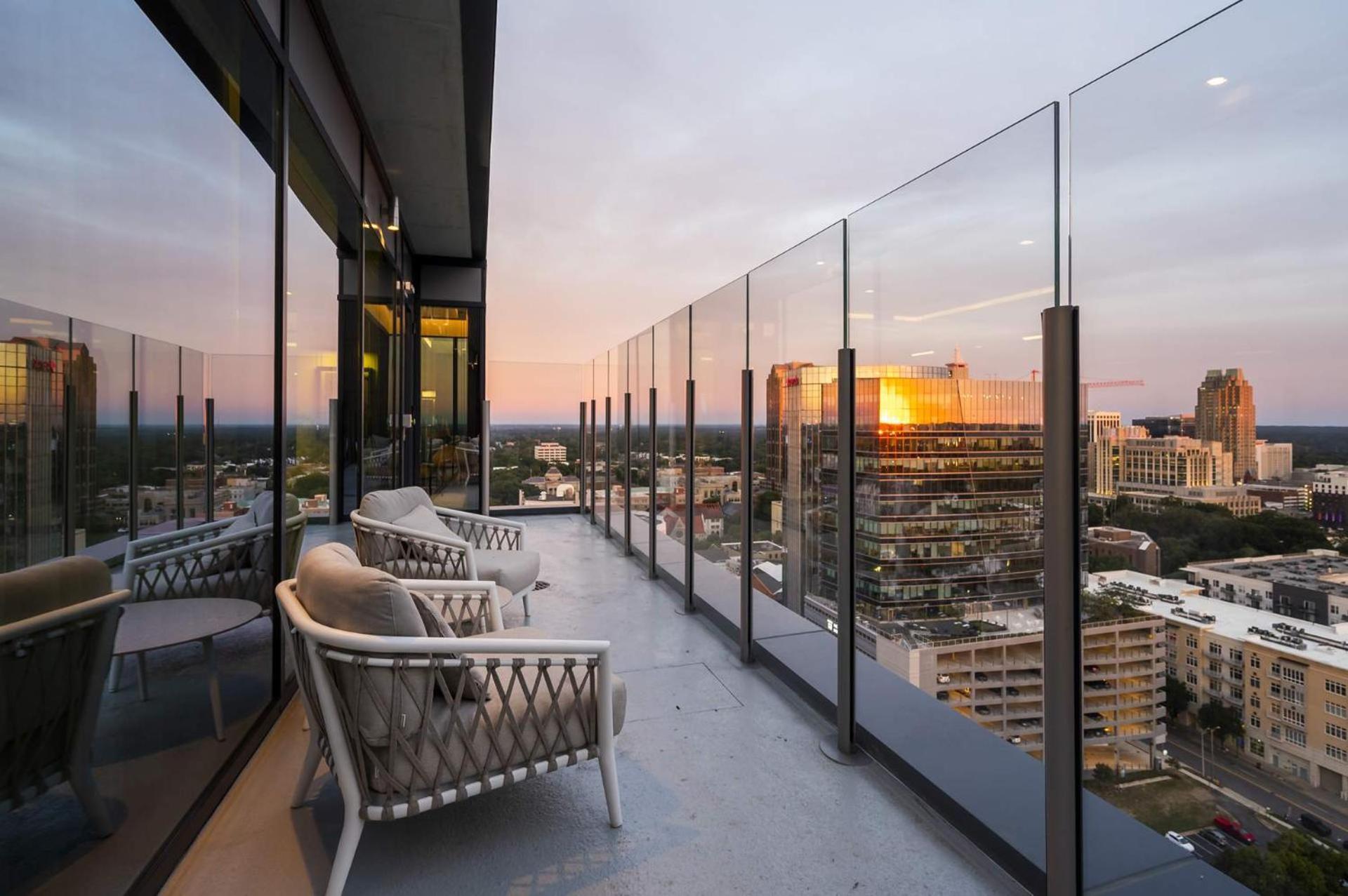 High-Rise Apt Raleigh Free Parking & Sunset View 1 Kültér fotó
