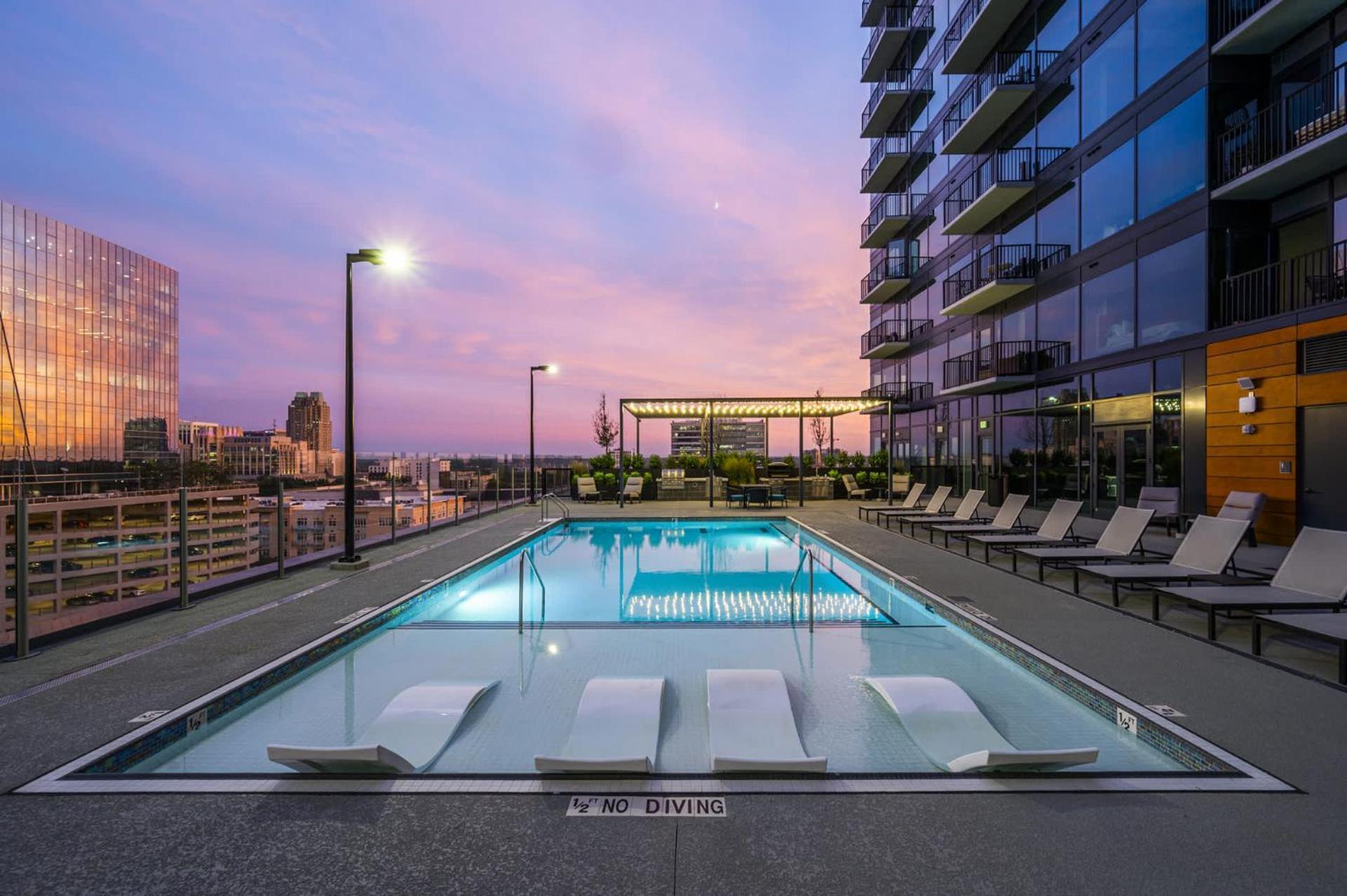 High-Rise Apt Raleigh Free Parking & Sunset View 1 Kültér fotó